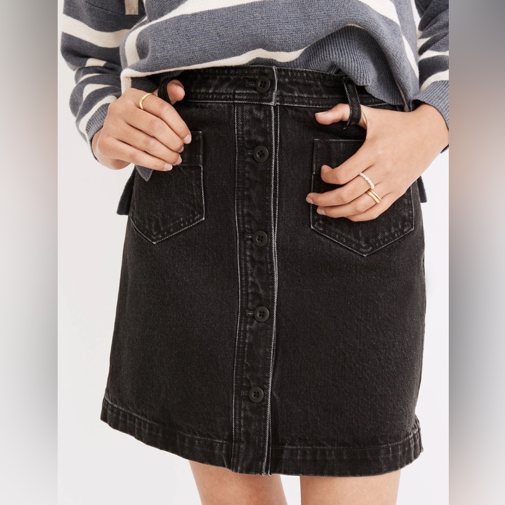 Madewell high waisted button front denim skirt, size 29